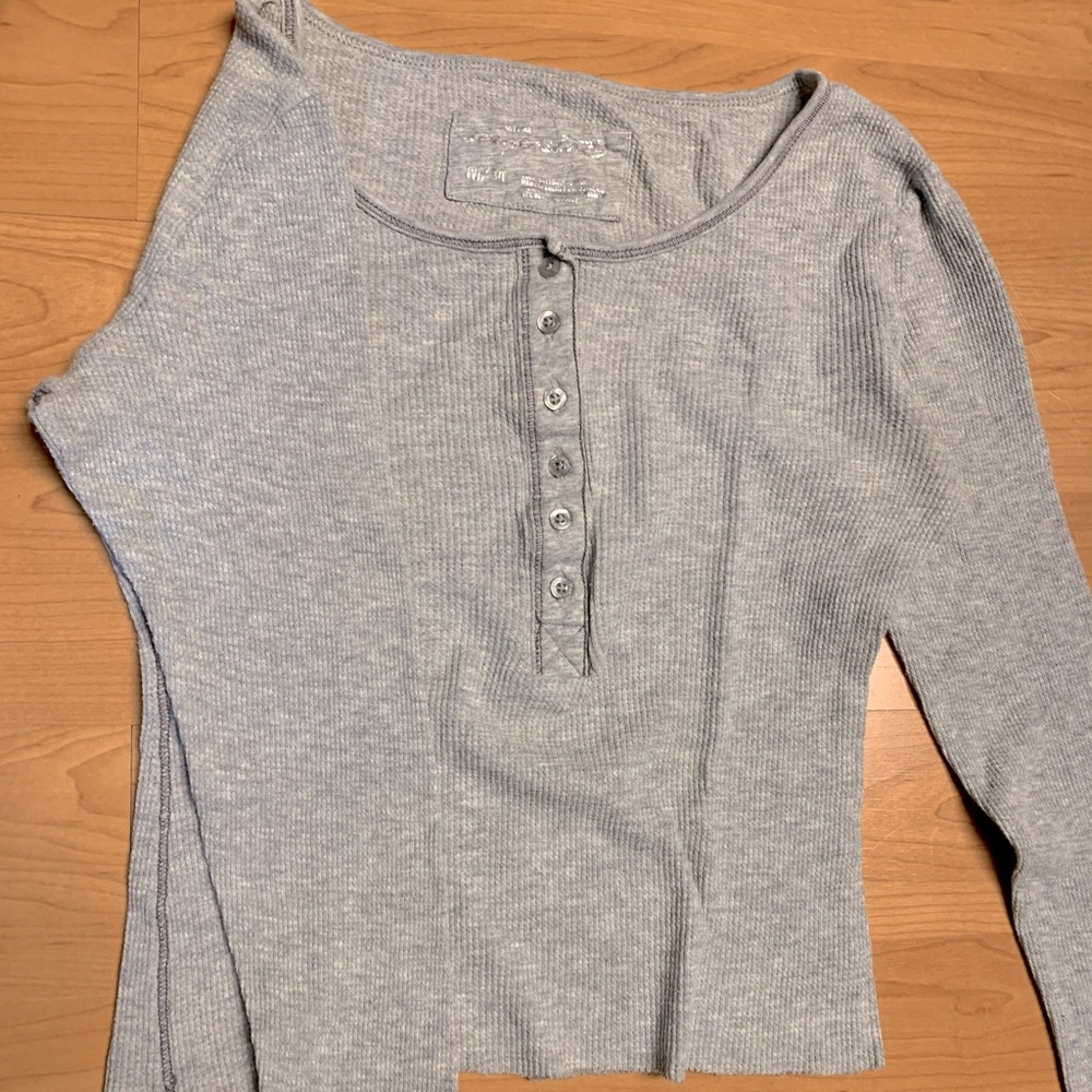 Aeropostale Light Grey Long Sleeve Size M